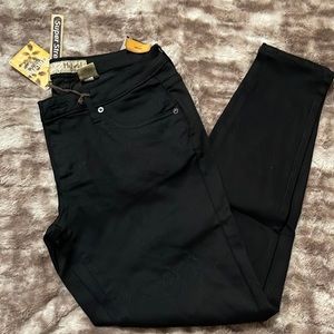 Black skinny pants